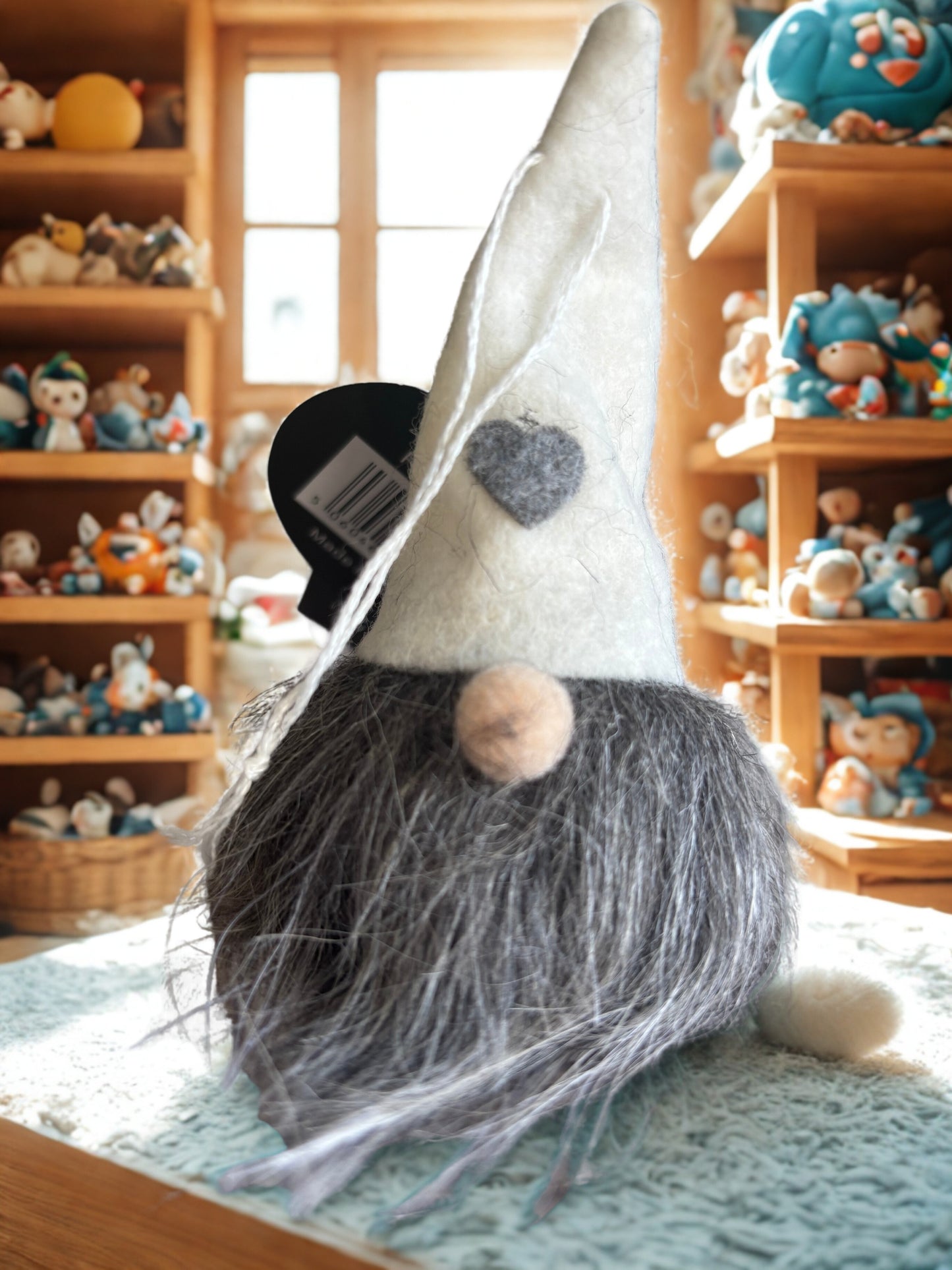 White / Brown Scandinavian Felt Gnome Decorations – Neutral Toned Nordic Christmas Ornaments, 10 cm
