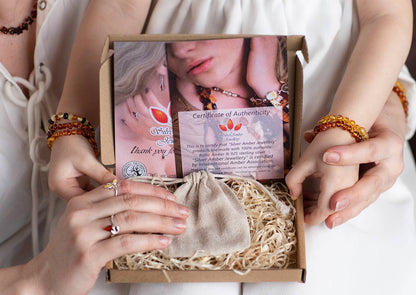 SilverAmber Jewellery - 925 Sterling Silver & Genuine Baltic Amber Classic Cross Pendant - 1987