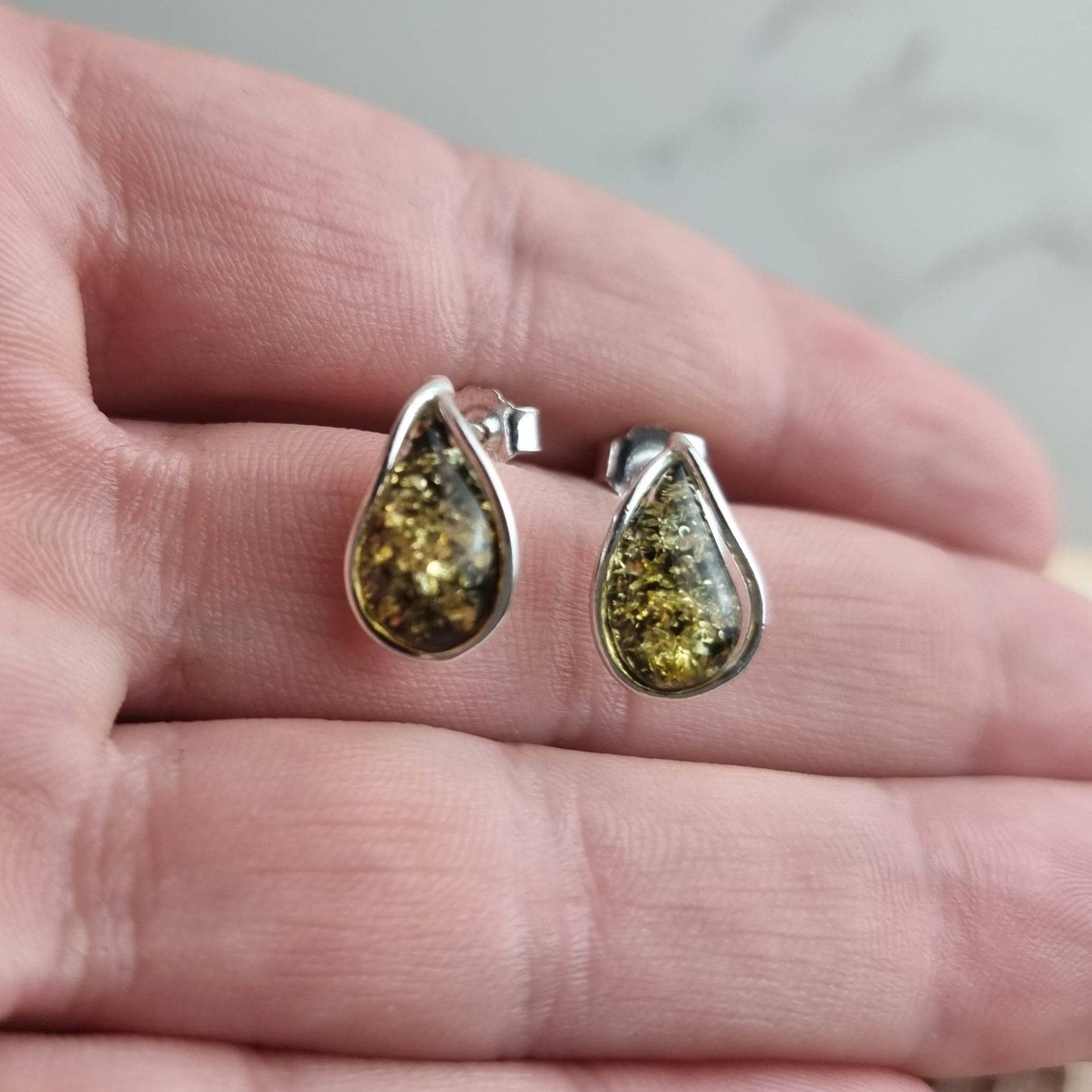 SilverAmber Jewellery - 925 Sterling Silver & Baltic Amber Modern Teardrop Studs Earrings - G029S