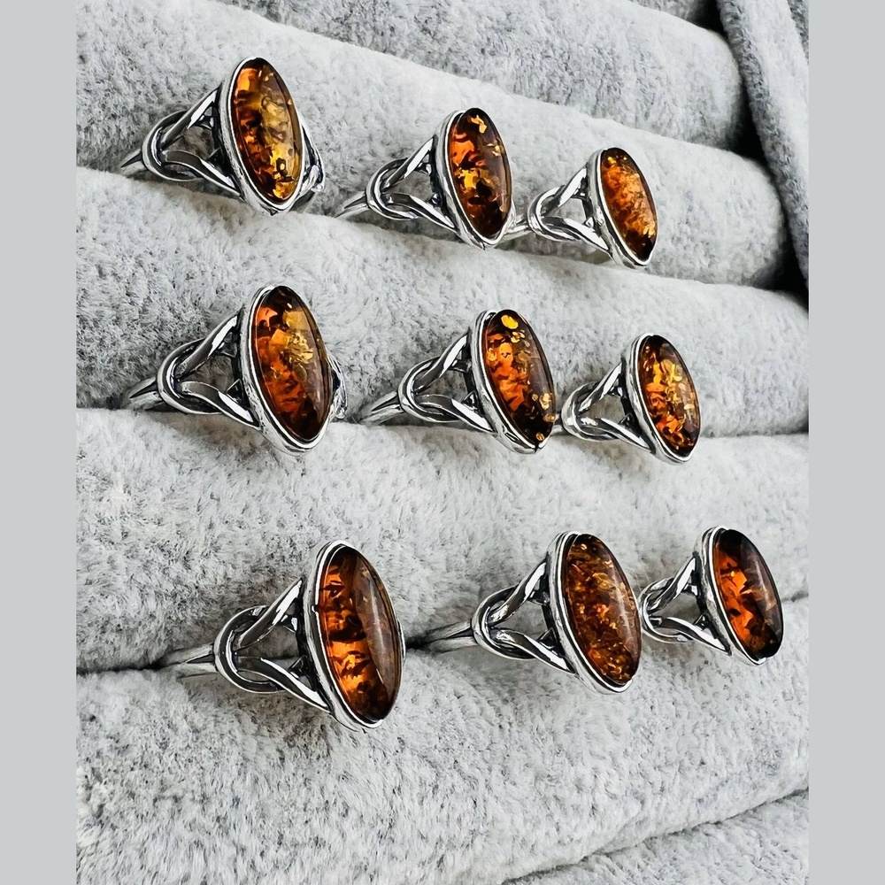Sterling Silver Celtic Amber Ring – Oval Baltic Amber (Cognac or Green) | Celtic Knot Design