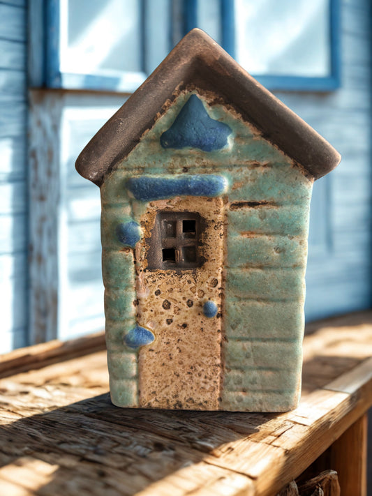 LED Ceramic Beach Hut Lighthouse Ornament – Coastal Home Decor with Light, 11.7 cm
